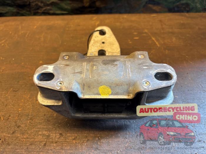 Gebruikte Motorrubber Ford Transit Courier 1.5 TDCi 75 Prijs € 27,00 Margeregeling aangeboden door Autorecycling Chino B.V.