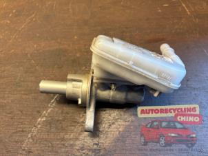 Gebruikte Hoofdremcilinder Ford Transit Courier 1.5 TDCi 75 Prijs € 50,00 Margeregeling aangeboden door Autorecycling Chino B.V.