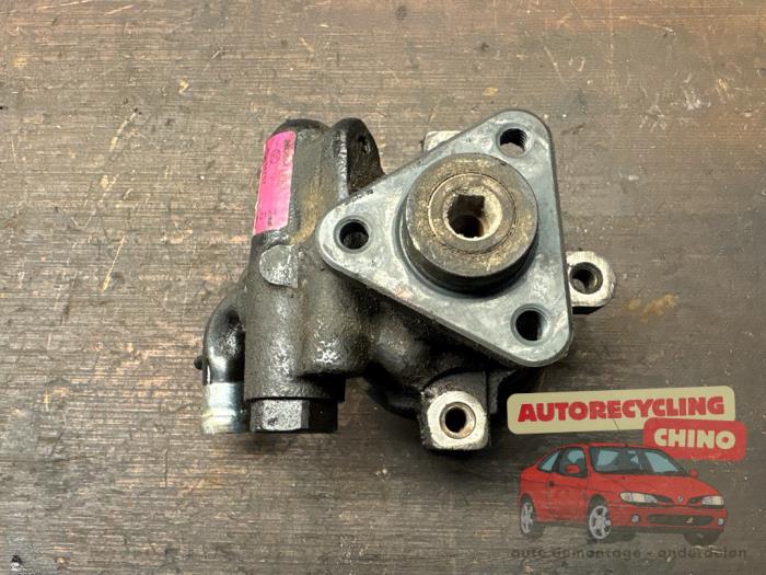 Gebruikte Pomp Servo Fiat Doblo (223A/119) 1.9 JTD Prijs € 45,00 Margeregeling aangeboden door Autorecycling Chino B.V.