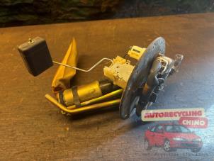 Gebruikte Benzinepomp Mazda 323 P (BA15) 1.5i 16V Prijs € 35,00 Margeregeling aangeboden door Autorecycling Chino B.V.