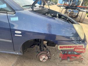 Gebruikte Scherm rechts-voor Suzuki Liana (ERC/ERD/RH4) 1.6 MPi 16V Prijs € 60,00 Margeregeling aangeboden door Autorecycling Chino B.V.