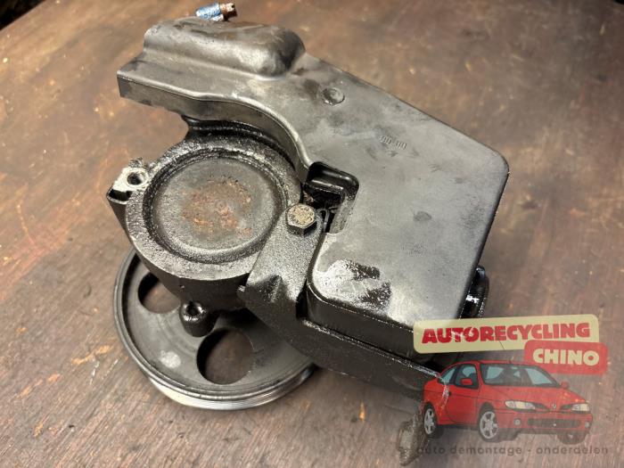 Gebruikte Pomp Servo Citroen Xsara Picasso (CH) 1.6 Prijs € 35,00 Margeregeling aangeboden door Autorecycling Chino B.V.