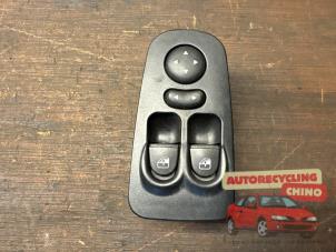 Gebruikte Combischakelaar ramen Lancia Ypsilon (843) 1.4 16V Prijs € 50,00 Margeregeling aangeboden door Autorecycling Chino B.V.