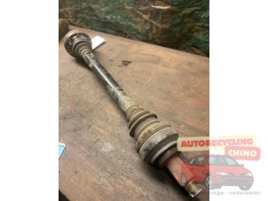 Gebruikte Steekas links-achter BMW 5 serie Touring (E61) 525d 24V Prijs € 70,00 Margeregeling aangeboden door Autorecycling Chino B.V.