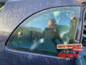 Gebruikte Extra Ruit 2Deurs rechts-achter Ford Ka I 1.3i Prijs € 40,00 Margeregeling aangeboden door Autorecycling Chino B.V.