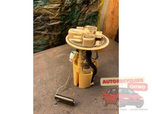 Gebruikte Dieselpomp Renault Clio IV (5R) 1.5 dCi 90 FAP Prijs € 50,00 Margeregeling aangeboden door Autorecycling Chino B.V.