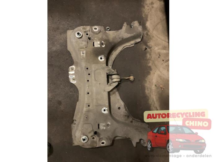 Gebruikte Subframe Renault Clio IV (5R) 1.5 dCi 90 FAP Prijs € 70,00 Margeregeling aangeboden door Autorecycling Chino B.V.