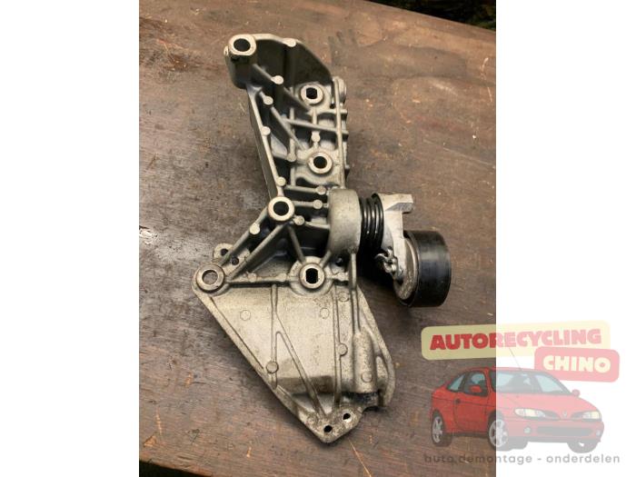 Gebruikte Spanrol Multiriem Renault Clio IV (5R) 1.5 dCi 90 FAP Prijs € 40,00 Margeregeling aangeboden door Autorecycling Chino B.V.