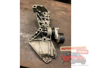 Gebruikte Spanrol Multiriem Renault Clio IV (5R) 1.5 dCi 90 FAP Prijs € 40,00 Margeregeling aangeboden door Autorecycling Chino B.V.