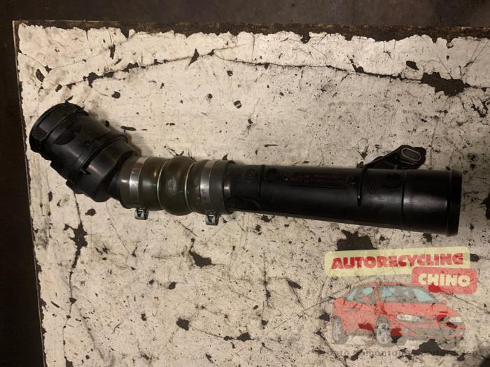 Gebruikte Intercooler Buis Renault Clio IV (5R) 1.5 dCi 90 FAP Prijs € 70,00 Margeregeling aangeboden door Autorecycling Chino B.V.