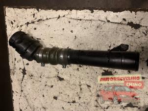 Gebruikte Intercooler Buis Renault Clio IV (5R) 1.5 dCi 90 FAP Prijs € 70,00 Margeregeling aangeboden door Autorecycling Chino B.V.