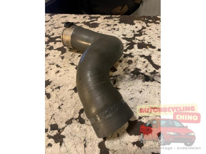 Gebruikte Intercooler Slang Renault Clio IV (5R) 1.5 dCi 90 FAP Prijs € 35,00 Margeregeling aangeboden door Autorecycling Chino B.V.