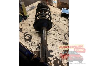 Gebruikte Schokdemper links-voor Fiat Punto II (188) 1.2 16V Prijs € 35,00 Margeregeling aangeboden door Autorecycling Chino B.V.