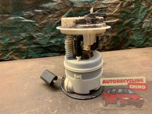 Gebruikte Benzinepomp Renault Clio II (BB/CB) 1.2 16V Prijs € 35,00 Margeregeling aangeboden door Autorecycling Chino B.V.