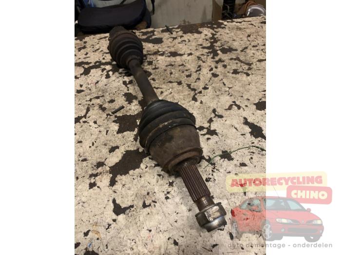 Gebruikte Aandrijfas links-voor Fiat Doblo Cargo (223) 1.9 JTD Prijs € 35,00 Margeregeling aangeboden door Autorecycling Chino B.V.