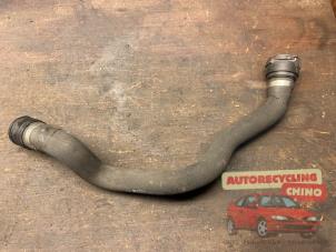 Gebruikte Koelwaterslang Audi Q5 (8RB) 2.0 TFSI 16V Quattro Prijs € 25,00 Margeregeling aangeboden door Autorecycling Chino B.V.