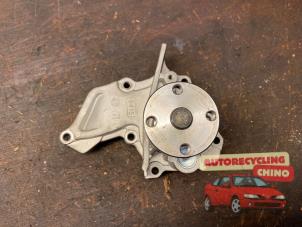 Gebruikte Waterpomp Ford Fiesta 5 (JD/JH) 1.4 16V Prijs € 25,00 Margeregeling aangeboden door Autorecycling Chino B.V.
