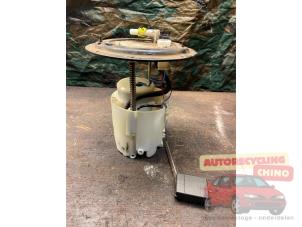 Gebruikte Benzinepomp Mazda 5 (CR19) 2.0i 16V Prijs € 35,00 Margeregeling aangeboden door Autorecycling Chino B.V.