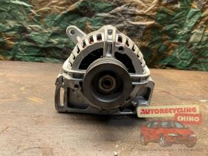 Gebruikte Dynamo Renault Twingo II (CN) 1.2 16V Prijs € 50,00 Margeregeling aangeboden door Autorecycling Chino B.V.