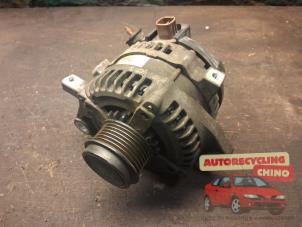 Gebruikte Dynamo Toyota Yaris II (P9) 1.33 16V Dual VVT-I Prijs € 50,00 Margeregeling aangeboden door Autorecycling Chino B.V.