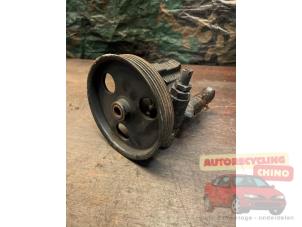 Gebruikte Pomp Servo Renault Scénic I (JA) 1.4 16V Prijs € 35,00 Margeregeling aangeboden door Autorecycling Chino B.V.