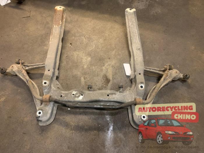 Gebruikte Subframe Saab 900 II 2.0 i,Si 16V Prijs € 100,00 Margeregeling aangeboden door Autorecycling Chino B.V.