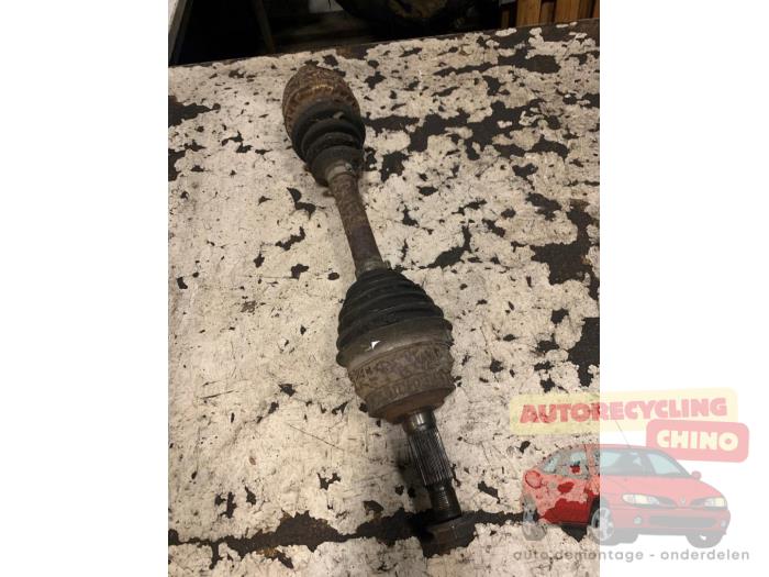 Gebruikte Steekas rechts-voor Saab 900 II 2.0 i,Si 16V Prijs € 50,00 Margeregeling aangeboden door Autorecycling Chino B.V.