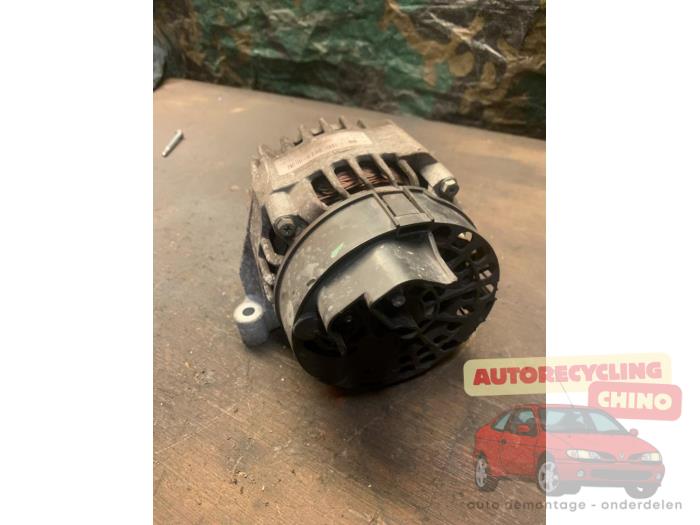 Dynamo van een Fiat 500 (312) 1.2 2010