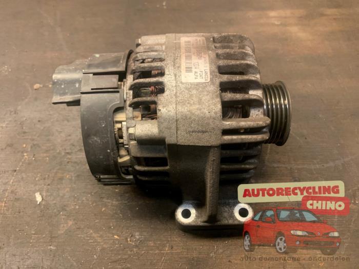 Dynamo van een Fiat 500 (312) 1.2 2010
