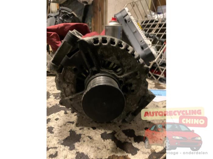 Dynamo van een Mercedes-Benz S (W221) 3.0 S-320 CDI 24V 2007