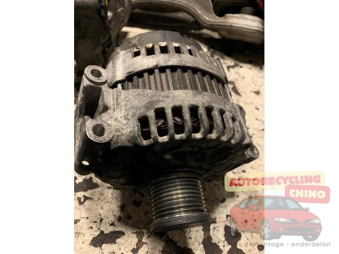 Dynamo van een Mercedes-Benz S (W221) 3.0 S-320 CDI 24V 2007