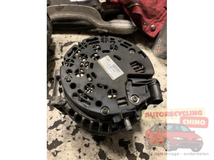 Dynamo van een Mercedes-Benz S (W221) 3.0 S-320 CDI 24V 2007