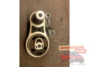 Gebruikte Motorrubber Ford B-Max (JK8) 1.0 EcoBoost 12V 100 Prijs € 20,00 Margeregeling aangeboden door Autorecycling Chino B.V.