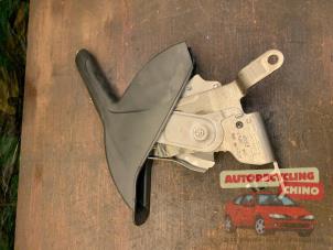 Gebruikte Handremhendel Ford B-Max (JK8) 1.0 EcoBoost 12V 100 Prijs € 35,00 Margeregeling aangeboden door Autorecycling Chino B.V.