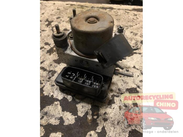 Gebruikte ABS Pomp Toyota Yaris (P1) 1.3 16V VVT-i Prijs € 50,00 Margeregeling aangeboden door Autorecycling Chino B.V.