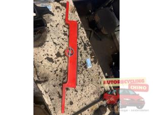 Gebruikte Embleem Opel Astra F (53/54/58/59) 1.6i GL/GLS Prijs € 40,00 Margeregeling aangeboden door Autorecycling Chino B.V.