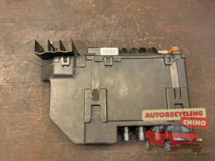 Gebruikte Zekeringkast Mercedes S (W221) 3.0 S-320 CDI 24V Prijs € 50,00 Margeregeling aangeboden door Autorecycling Chino B.V.