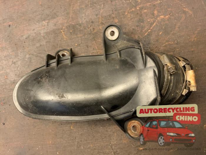 Gebruikte Intercooler Buis Mercedes S (W221) 3.0 S-320 CDI 24V Prijs € 25,00 Margeregeling aangeboden door Autorecycling Chino B.V.
