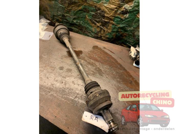 Gebruikte Steekas rechts-achter Mercedes C Estate (S204) 2.2 C-220 CDI 16V BlueEfficiency Prijs € 60,00 Margeregeling aangeboden door Autorecycling Chino B.V.