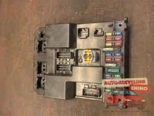 Gebruikte Zekeringkast Peugeot 307 (3A/C/D) 1.6 16V Prijs € 50,00 Margeregeling aangeboden door Autorecycling Chino B.V.