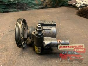 Gebruikte Servopomp Renault Kangoo (KC) 1.2 16V Prijs € 35,00 Margeregeling aangeboden door Autorecycling Chino B.V.