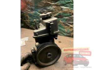 Gebruikte Stuurbekrachtiging Pomp Mercedes C Estate (S204) 2.2 C-220 CDI 16V BlueEfficiency Prijs € 75,00 Margeregeling aangeboden door Autorecycling Chino B.V.