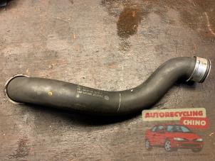 Gebruikte Intercooler Slang Mercedes C Estate (S204) 2.2 C-220 CDI 16V BlueEfficiency Prijs € 20,00 Margeregeling aangeboden door Autorecycling Chino B.V.