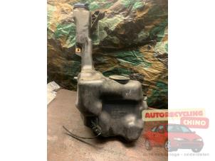 Gebruikte Ruitensproeiertank voor Mercedes C Estate (S204) 2.2 C-220 CDI 16V BlueEfficiency Prijs € 35,00 Margeregeling aangeboden door Autorecycling Chino B.V.