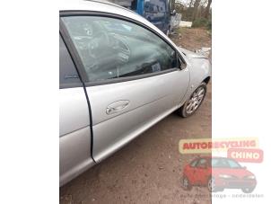 Gebruikte Deur 2Deurs rechts Ford Puma 1.7 16V Prijs € 75,00 Margeregeling aangeboden door Autorecycling Chino B.V.