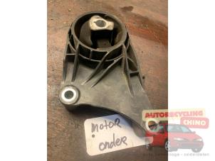 Gebruikte Motorsteun Opel Insignia Sports Tourer 2.0 CDTI 16V 130 ecoFLEX Prijs € 25,00 Margeregeling aangeboden door Autorecycling Chino B.V.