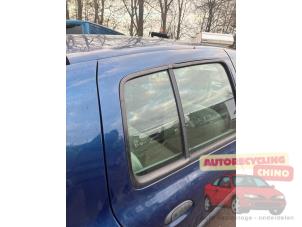 Gebruikte Driehoeks Ruit rechts-achter Renault Clio II (BB/CB) 1.4 16V Prijs € 50,00 Margeregeling aangeboden door Autorecycling Chino B.V.