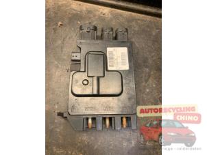 Gebruikte Spanningsregelaar Renault Grand Scénic III (JZ) 1.4 16V TCe 130 Prijs € 35,00 Margeregeling aangeboden door Autorecycling Chino B.V.