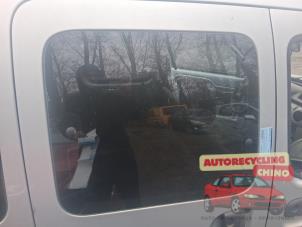 Gebruikte Portierruit 4Deurs rechts-achter Renault Kangoo (KC) 1.2 16V Prijs € 50,00 Margeregeling aangeboden door Autorecycling Chino B.V.