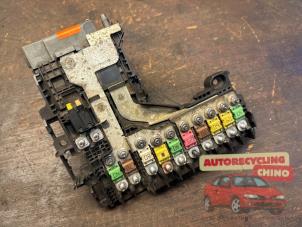 Gebruikte Zekeringkast Peugeot 508 SW (8E/8U) 1.6 HDiF 16V Prijs € 175,00 Margeregeling aangeboden door Autorecycling Chino B.V.